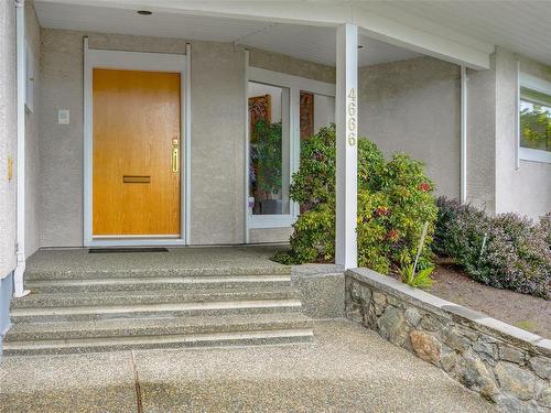 4666 Boulderwood Dr, Saanich, BC 