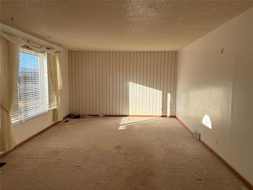 55 Lilac Avenue, Hamiota, MB - Indoor Photo Showing Other Room