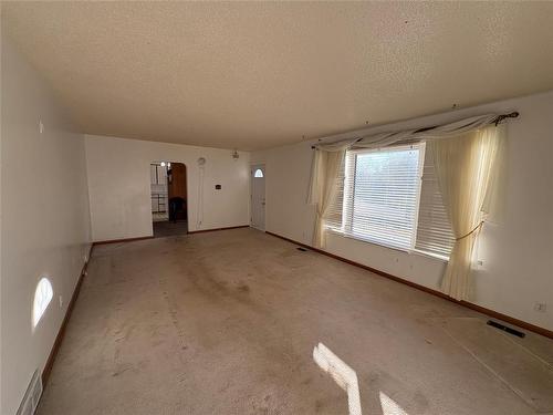 55 Lilac Avenue, Hamiota, MB - Indoor Photo Showing Other Room