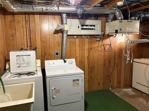 55 Lilac Avenue, Hamiota, MB - Indoor Photo Showing Laundry Room