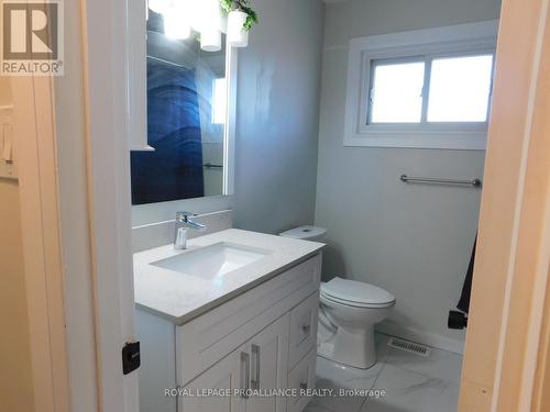 36 Fifth Avenue, Quinte West, ON - Indoor Photo Showing Bathroom