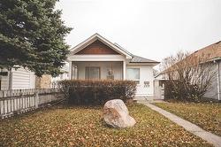 285 Kilbride AVE  Winnipeg, MB R2V 1A3