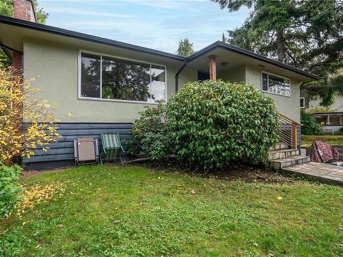 4228 Cedarglen Rd, Saanich, BC 