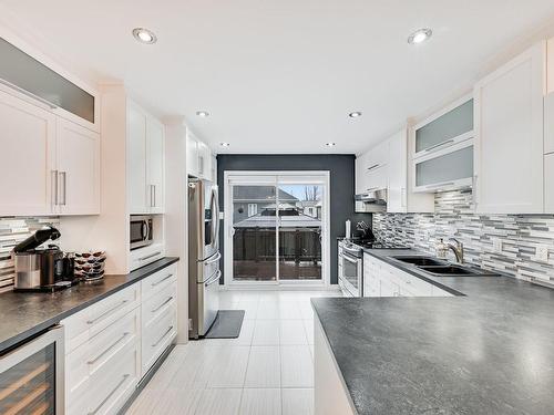 Cuisine - 16 Rue Laval, Saint-Jean-Sur-Richelieu, QC - Indoor Photo Showing Kitchen With Double Sink With Upgraded Kitchen