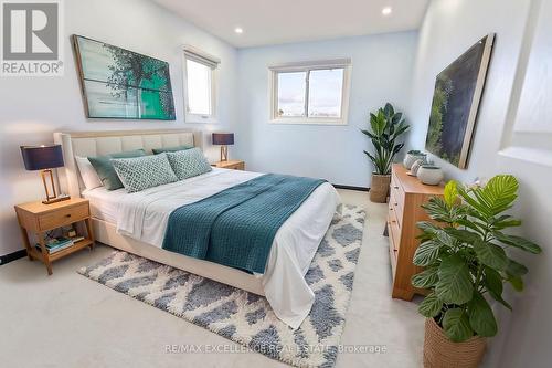 2761 Huntingdon Trail, Oakville, ON - Indoor Photo Showing Bedroom