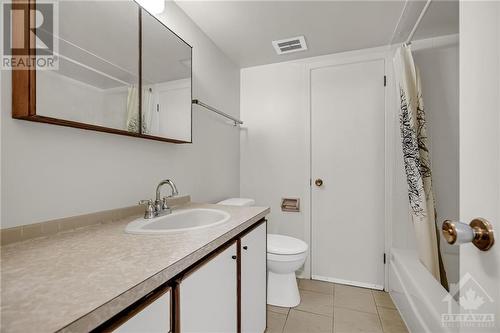 5 Woodmount Crescent, Ottawa, ON - Indoor Photo Showing Bathroom