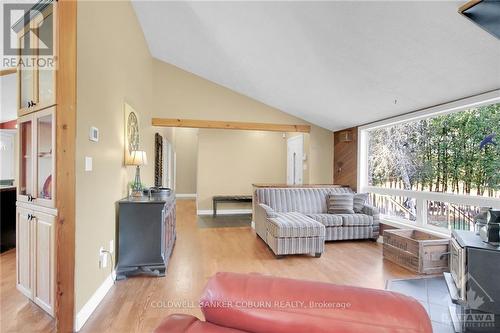 1814 Bedell Road, North Grenville, ON - Indoor Photo Showing Living Room