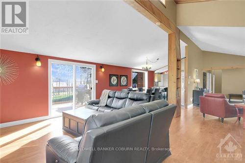 1814 Bedell Road, North Grenville, ON - Indoor Photo Showing Living Room