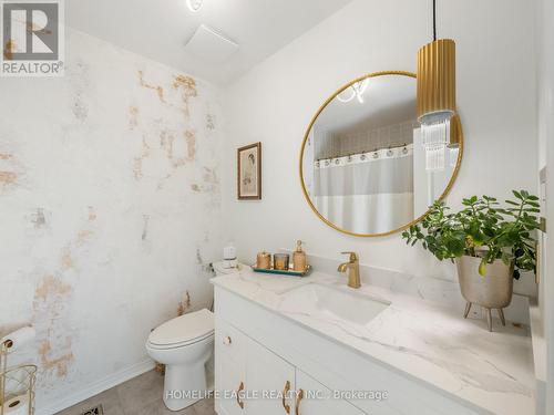 39 Walkview Crescent, Richmond Hill, ON - Indoor Photo Showing Bathroom