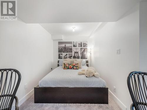 39 Walkview Crescent, Richmond Hill, ON - Indoor Photo Showing Bedroom