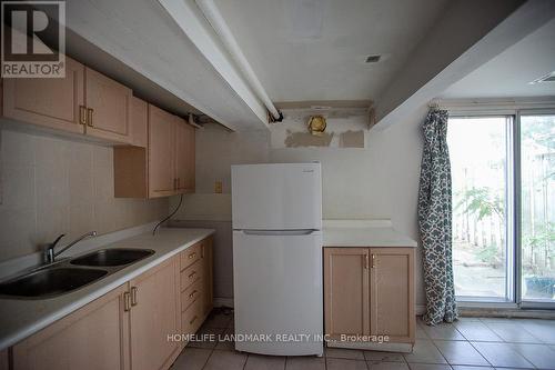 1 - 2079 The College Way, Mississauga, ON - Indoor Photo Showing Kitchen With Double Sink