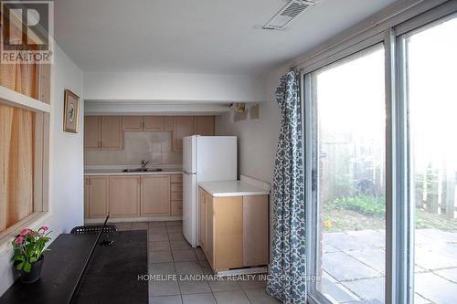 1 - 2079 The College Way, Mississauga, ON - Indoor Photo Showing Kitchen With Double Sink