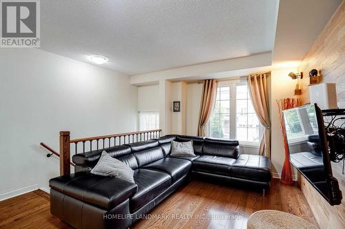 43 Wilkes Crescent, Toronto, ON - Indoor Photo Showing Living Room