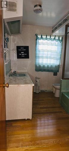 145 Waymar Heights Boulevard, Vaughan, ON - Indoor Photo Showing Bathroom