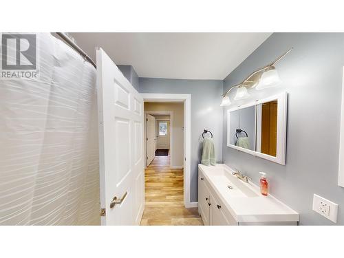 1039 Marsh Road, Quesnel, BC - Indoor Photo Showing Bathroom