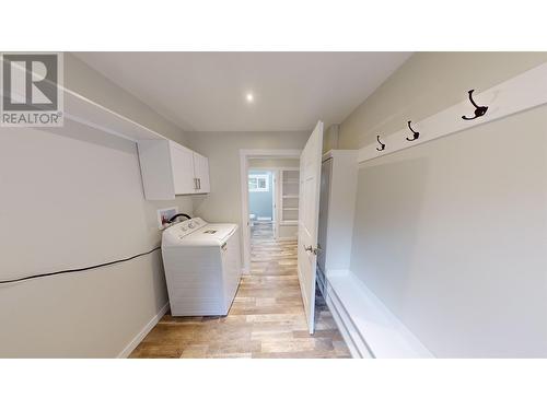 1039 Marsh Road, Quesnel, BC - Indoor Photo Showing Laundry Room