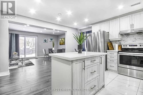 23 Hector Court, Brampton, ON - Indoor Photo Showing Kitchen With Stainless Steel Kitchen With Upgraded Kitchen