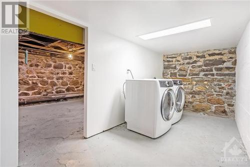 706 Albert Street, Ottawa, ON - Indoor Photo Showing Laundry Room