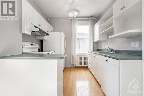 706 Albert Street, Ottawa, ON - Indoor Photo Showing Kitchen With Double Sink