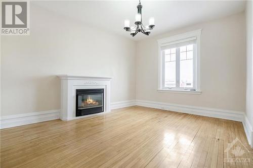 706 Albert Street, Ottawa, ON - Indoor Photo Showing Living Room With Fireplace