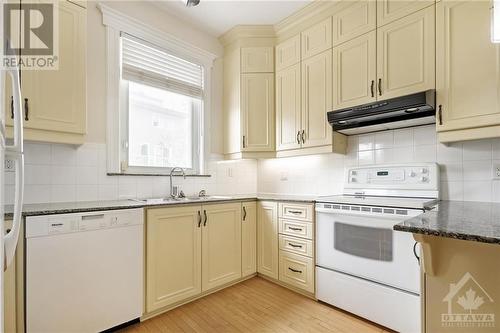 706 Albert Street, Ottawa, ON - Indoor Photo Showing Kitchen