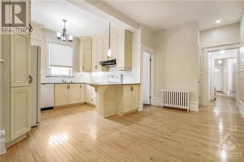 706 Albert Street, Ottawa, ON - Indoor Photo Showing Kitchen