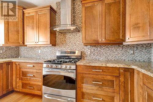 565 San Cabrio Court, Kelowna, BC - Indoor Photo Showing Kitchen With Upgraded Kitchen