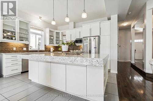 1427 Kains Woods Terrace, London, ON - Indoor Photo Showing Kitchen With Upgraded Kitchen