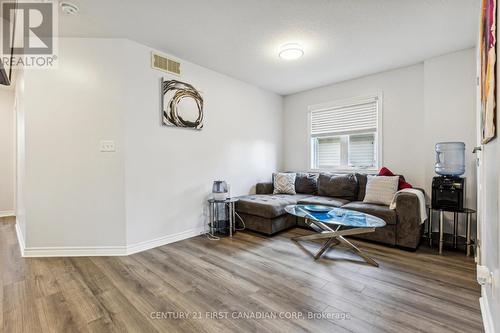 1427 Kains Woods Terrace, London, ON - Indoor Photo Showing Living Room