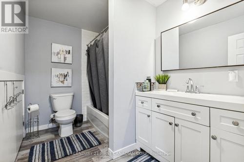 1427 Kains Woods Terrace, London, ON - Indoor Photo Showing Bathroom