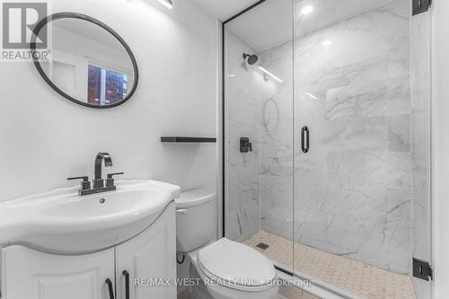 57 Stirton Street, Hamilton, ON - Indoor Photo Showing Bathroom