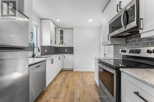 57 Stirton Street, Hamilton, ON - Indoor Photo Showing Kitchen With Upgraded Kitchen