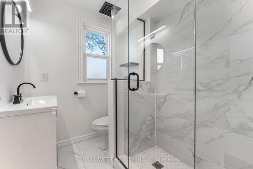 57 Stirton Street, Hamilton, ON - Indoor Photo Showing Bathroom