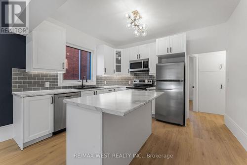 57 Stirton Street, Hamilton, ON - Indoor Photo Showing Kitchen With Upgraded Kitchen