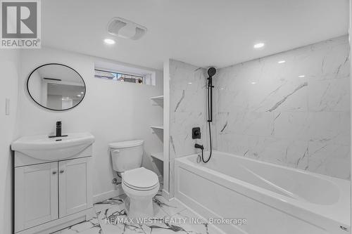 57 Stirton Street, Hamilton, ON - Indoor Photo Showing Bathroom