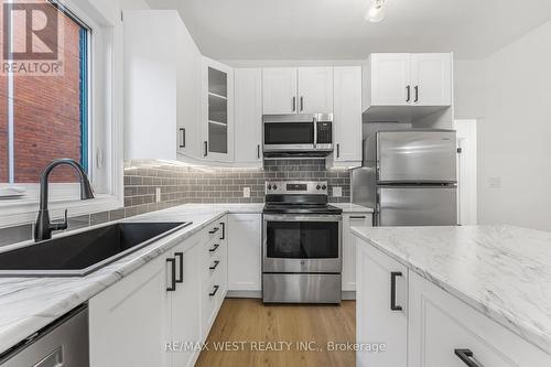 57 Stirton Street, Hamilton, ON - Indoor Photo Showing Kitchen With Upgraded Kitchen