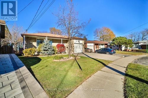 79 Weir Crescent, Toronto, ON - Outdoor