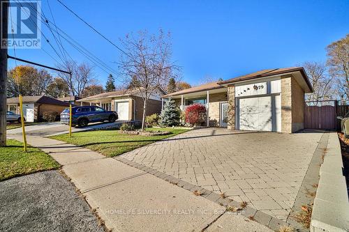 79 Weir Crescent, Toronto, ON - Outdoor