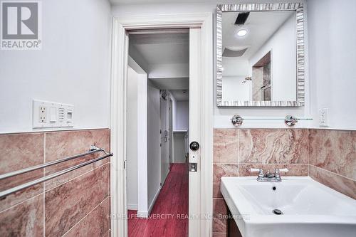 79 Weir Crescent, Toronto, ON - Indoor Photo Showing Bathroom