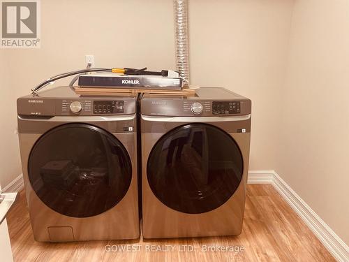 812 - 1320 Mississauga Valley Boulevard, Mississauga, ON - Indoor Photo Showing Laundry Room