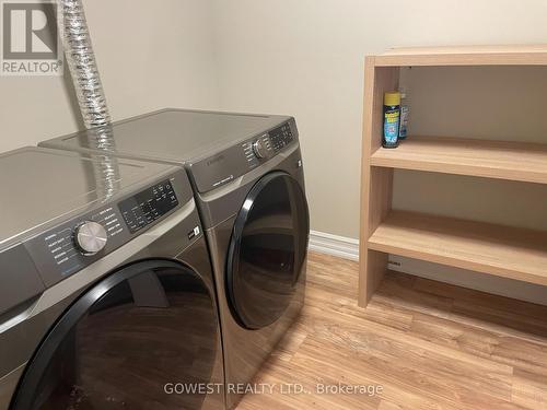 812 - 1320 Mississauga Valley Boulevard, Mississauga, ON - Indoor Photo Showing Laundry Room