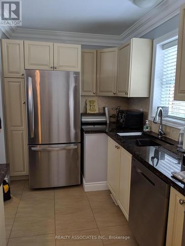 1315 Crossfield Bend, Mississauga, ON - Indoor Photo Showing Kitchen With Stainless Steel Kitchen