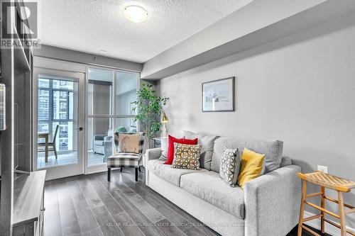 804 - 3 Marine Parade Drive, Toronto, ON - Indoor Photo Showing Living Room