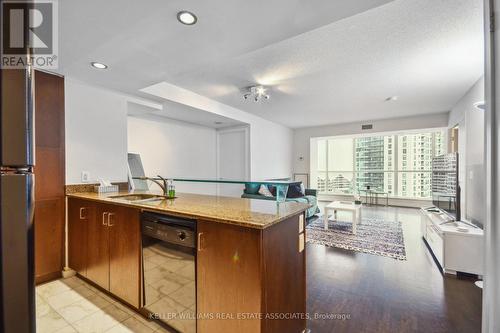 1706 - 8 York Street, Toronto, ON - Indoor Photo Showing Kitchen