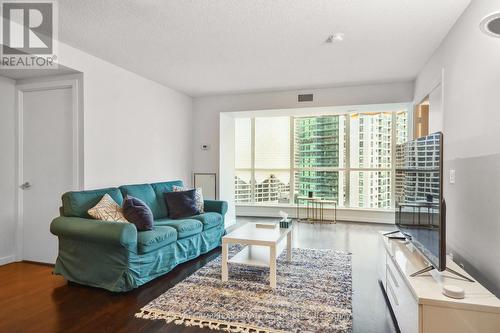 1706 - 8 York Street, Toronto, ON - Indoor Photo Showing Living Room