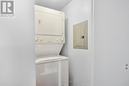 1706 - 8 York Street, Toronto, ON - Indoor Photo Showing Laundry Room