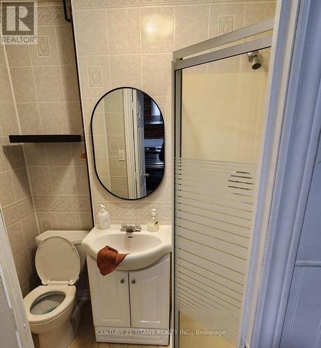 69 Banting Avenue, Oshawa, ON - Indoor Photo Showing Bathroom