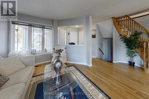 4 Kalmar Crescent, Richmond Hill, ON - Indoor