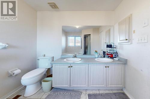 4 Kalmar Crescent, Richmond Hill, ON - Indoor Photo Showing Bathroom