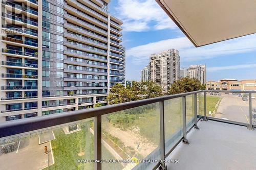 402 - 20 Gatineau Drive, Vaughan, ON - Outdoor